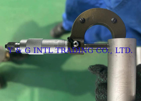 불순물 함수 1% 닦은 티타늄 합금 둥근 파이프 길이 &lt; 15000mm 벽 0.1-10mm